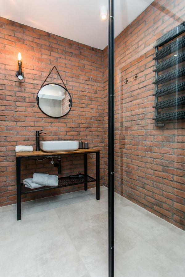 Modern & Classy Industrial - Apartamenty Browar غدانسك المظهر الخارجي الصورة