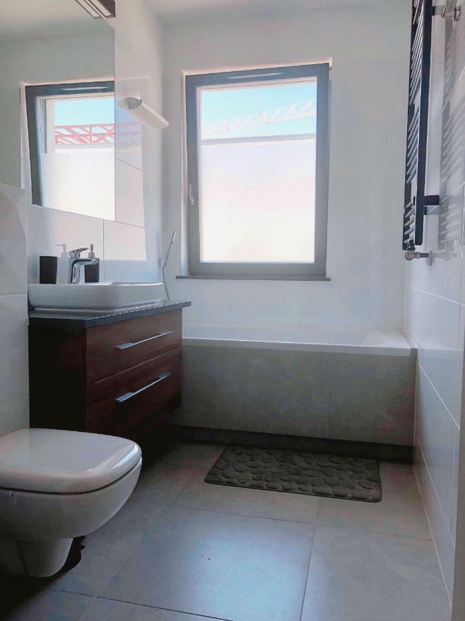 Modern & Classy Industrial - Apartamenty Browar غدانسك المظهر الخارجي الصورة